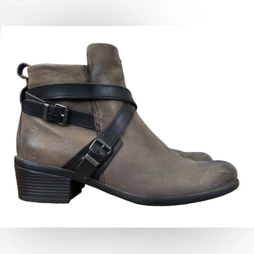 Bussola Antwerpen Alessia gray ankl boots WM US 7.5 EU 38 moto coastal